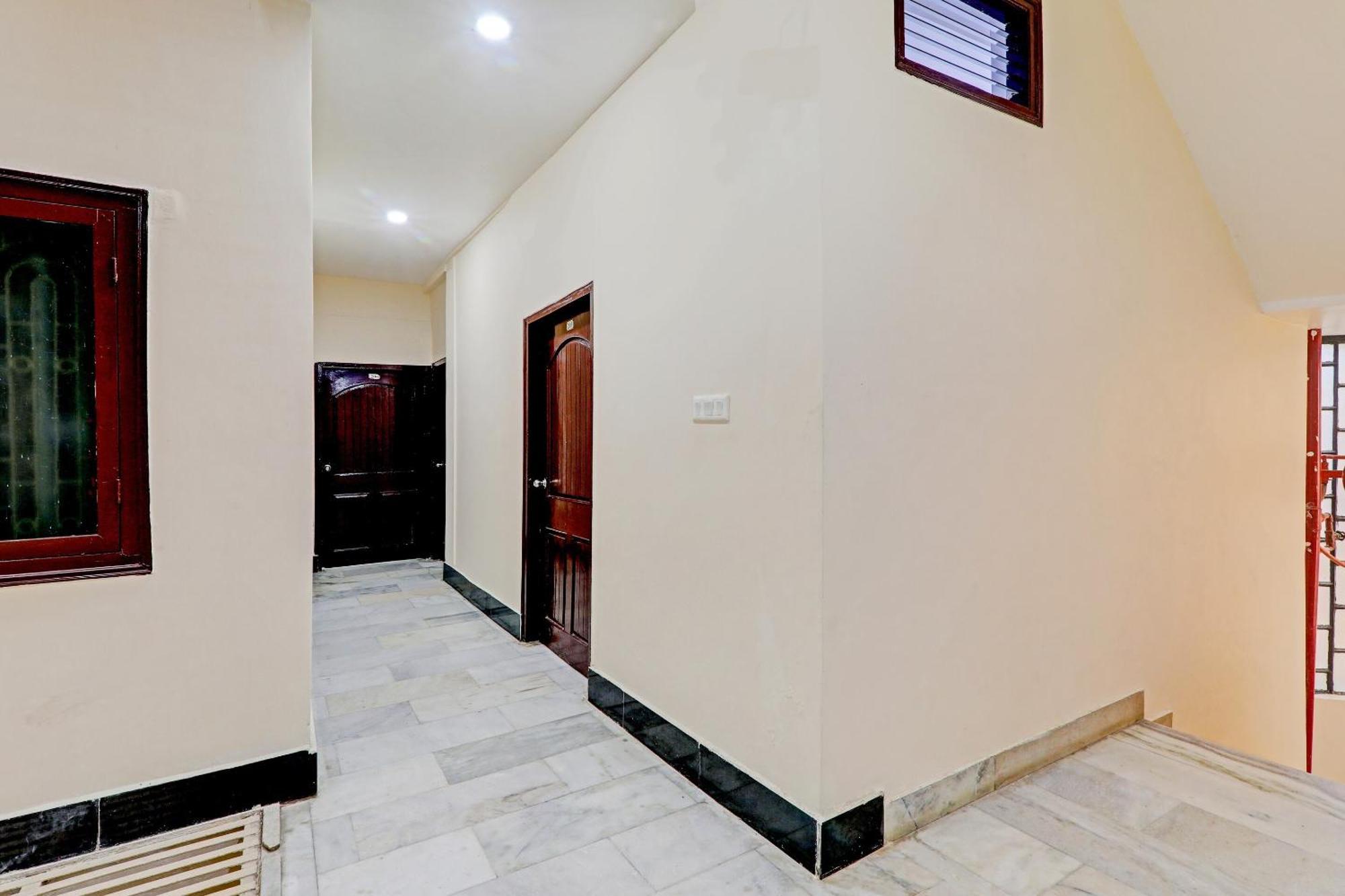 Oyo Flagship 73630 Hotel Riz - Varanasi — Photos 1